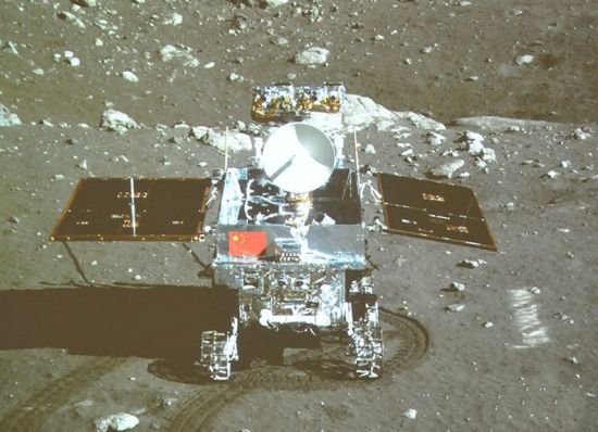 五星紅旗閃耀月球嫦娥三號(hào)圓滿(mǎn)成功